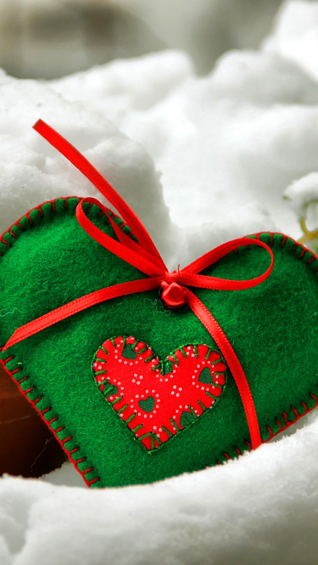 Heart on the Snow wallpaper 640x1136