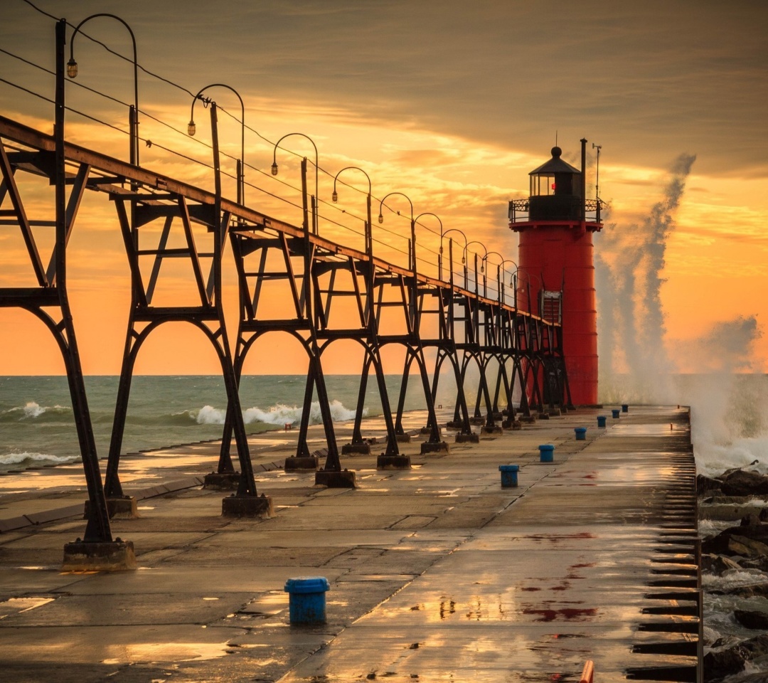 Grand Haven lighthouse in Michigan wallpaper 1080x960