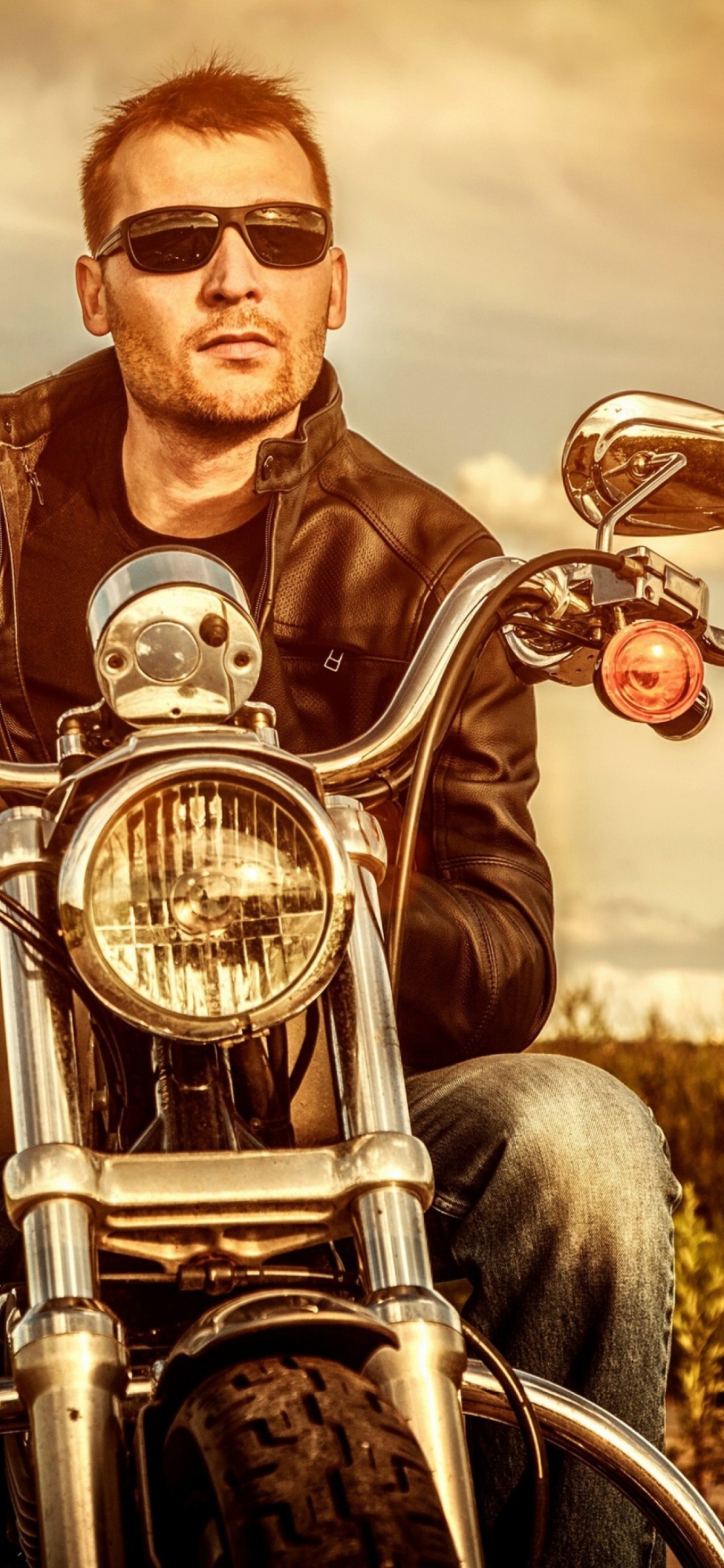 Motorcycle Driver wallpaper 1170x2532