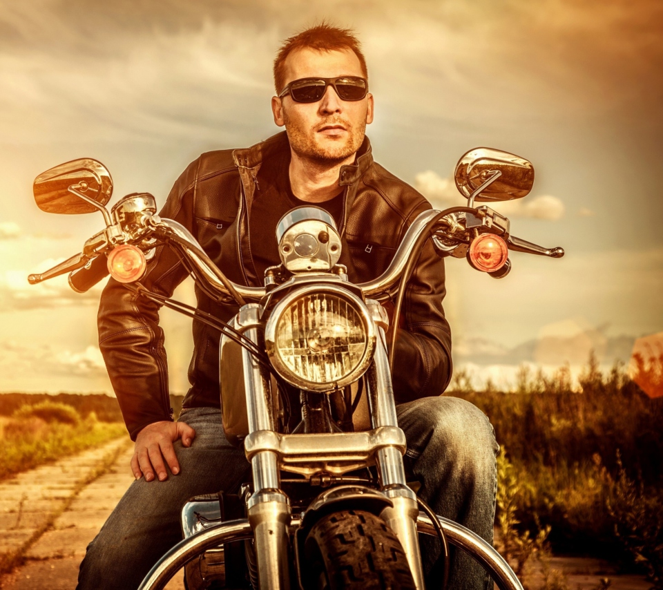 Fondo de pantalla Motorcycle Driver 960x854