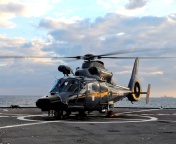Обои Helicopter on Aircraft Carrier 176x144