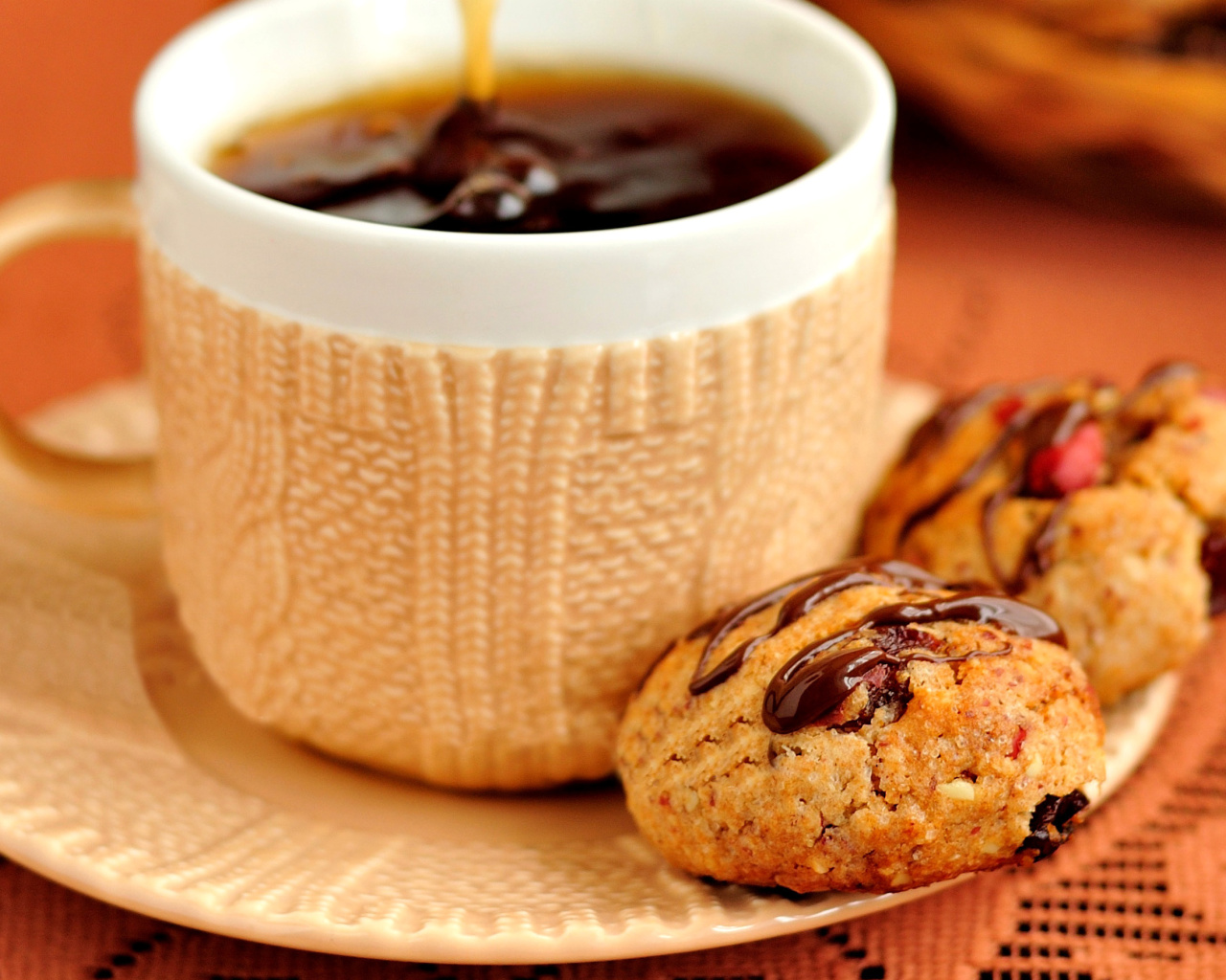 Обои Dessert cookies with coffee 1280x1024