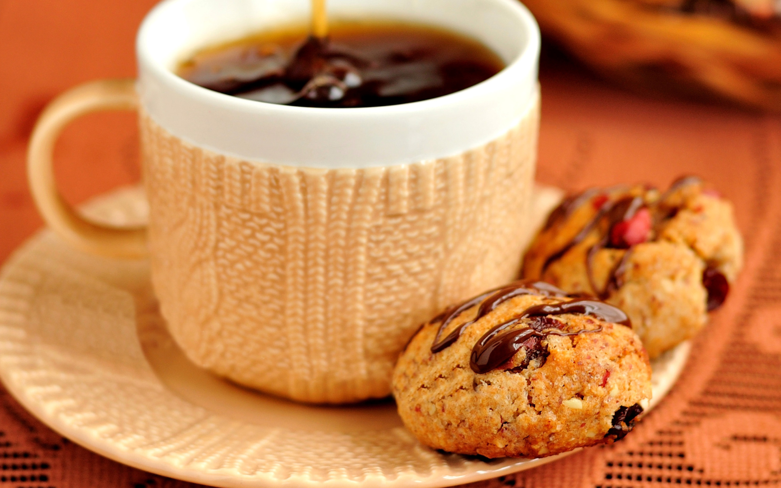 Screenshot №1 pro téma Dessert cookies with coffee 2560x1600