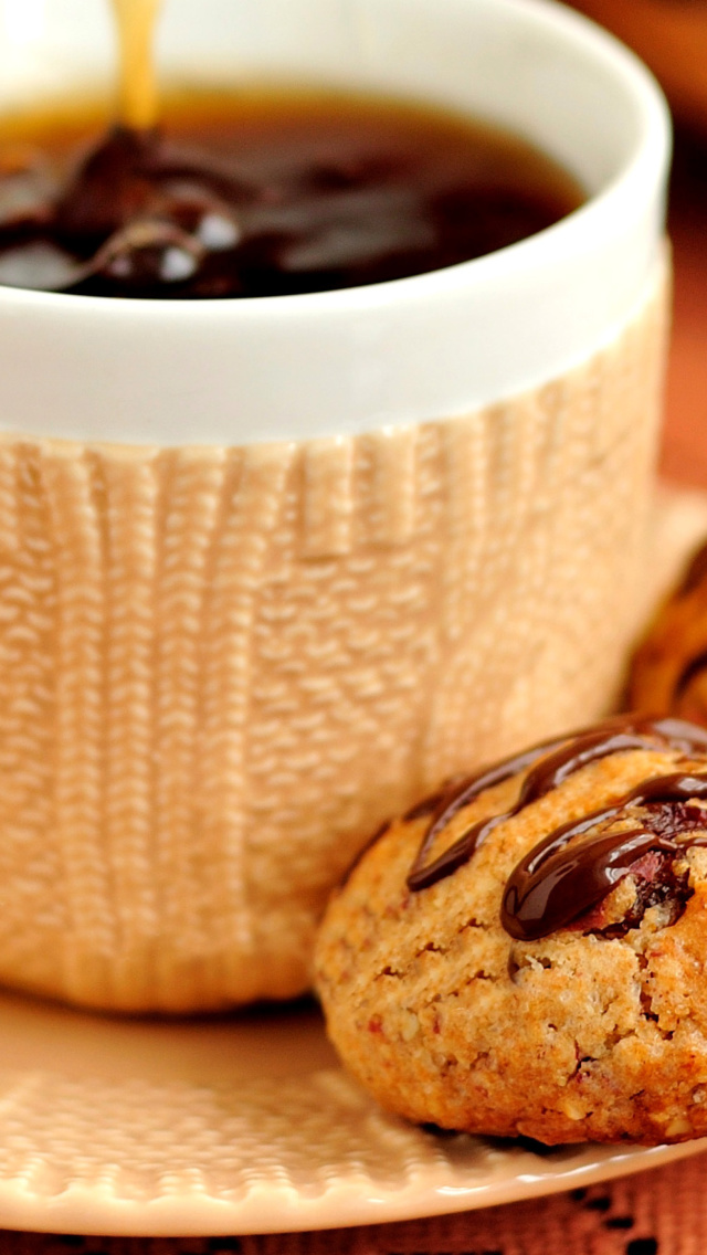 Обои Dessert cookies with coffee 640x1136