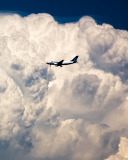 Das Plane In The Clouds Wallpaper 128x160