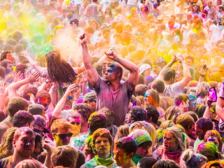 Das Festival Of Colors Wallpaper 320x240