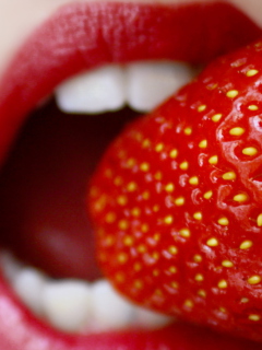 Tasty Strawberry wallpaper 240x320