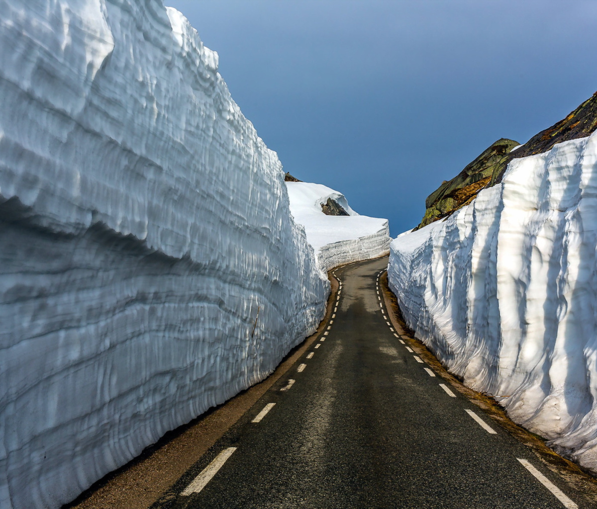 Road in Glacier wallpaper 1200x1024