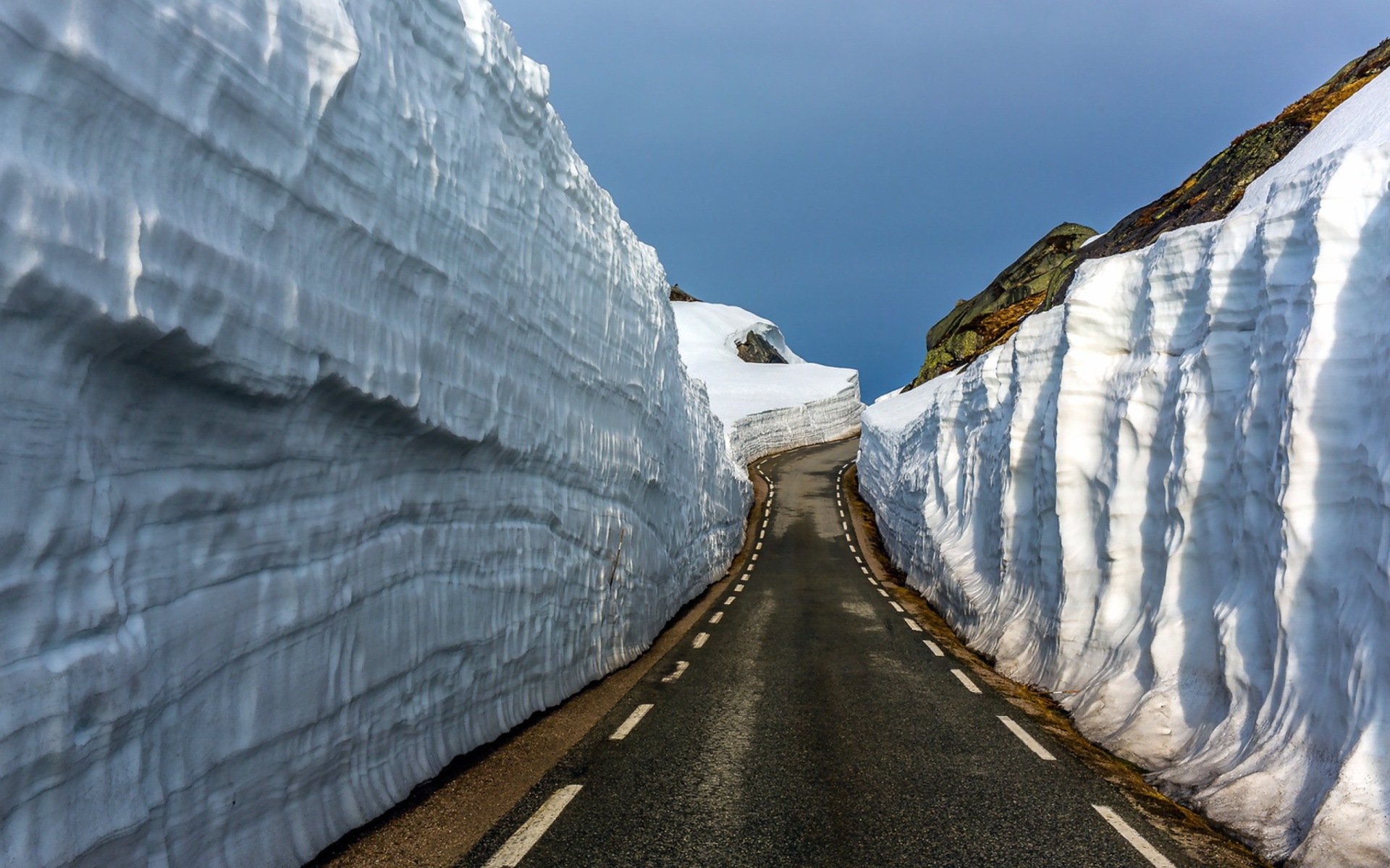 Fondo de pantalla Road in Glacier 1920x1200