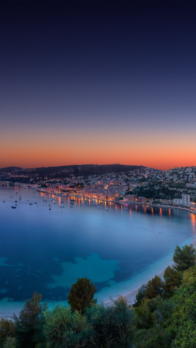 Sfondi Villefranche sur Mer on French Riviera 640x1136