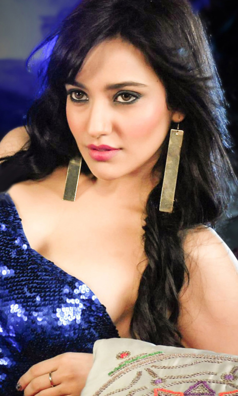 Sfondi Neha Sharma Wallpaper 480x800