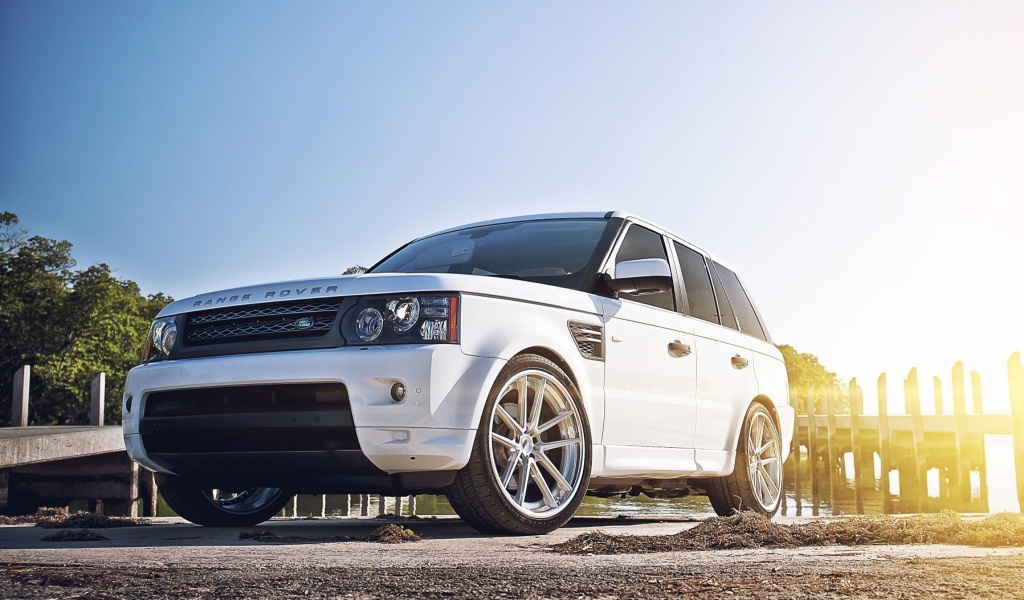 White Land Rover Range Rover screenshot #1 1024x600