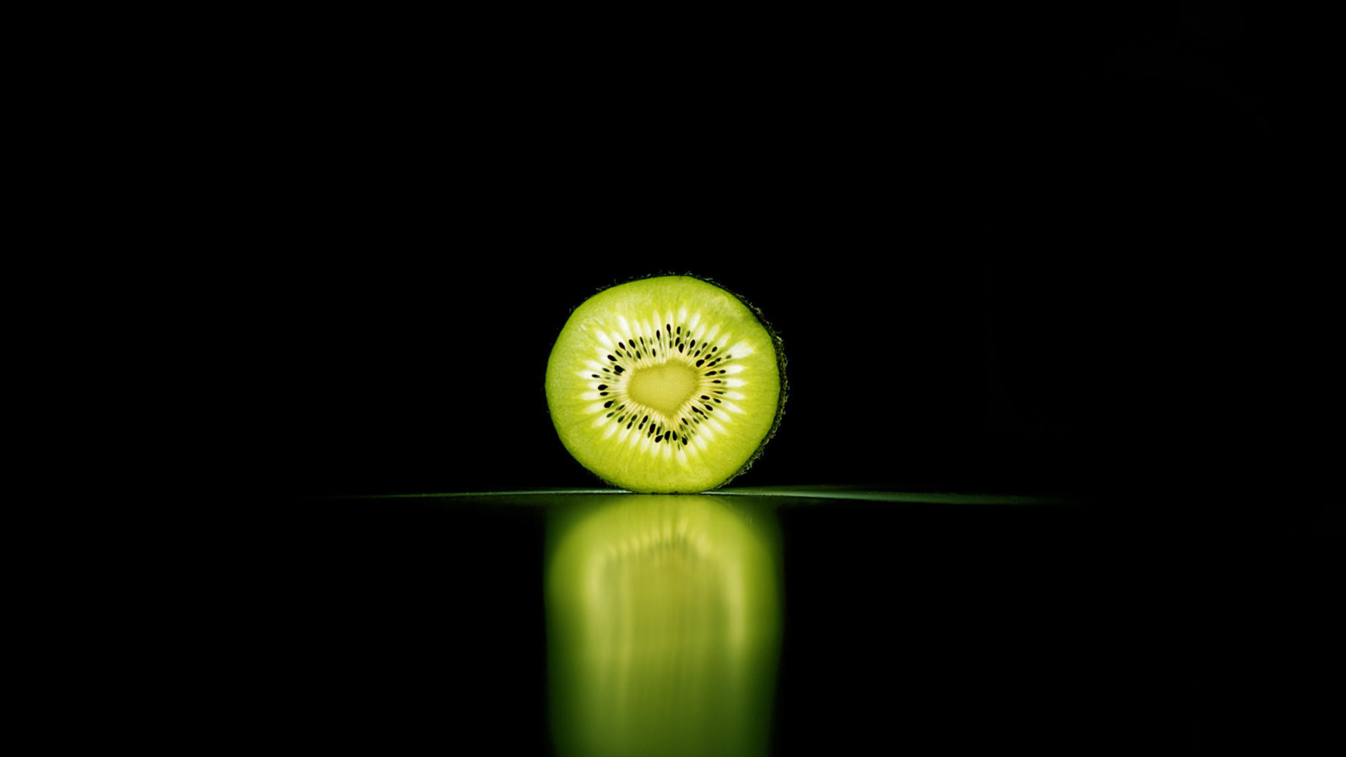 Обои Kiwi Reflection 1920x1080