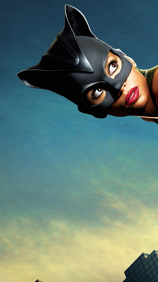 Обои Catwoman Halle Berry 640x1136