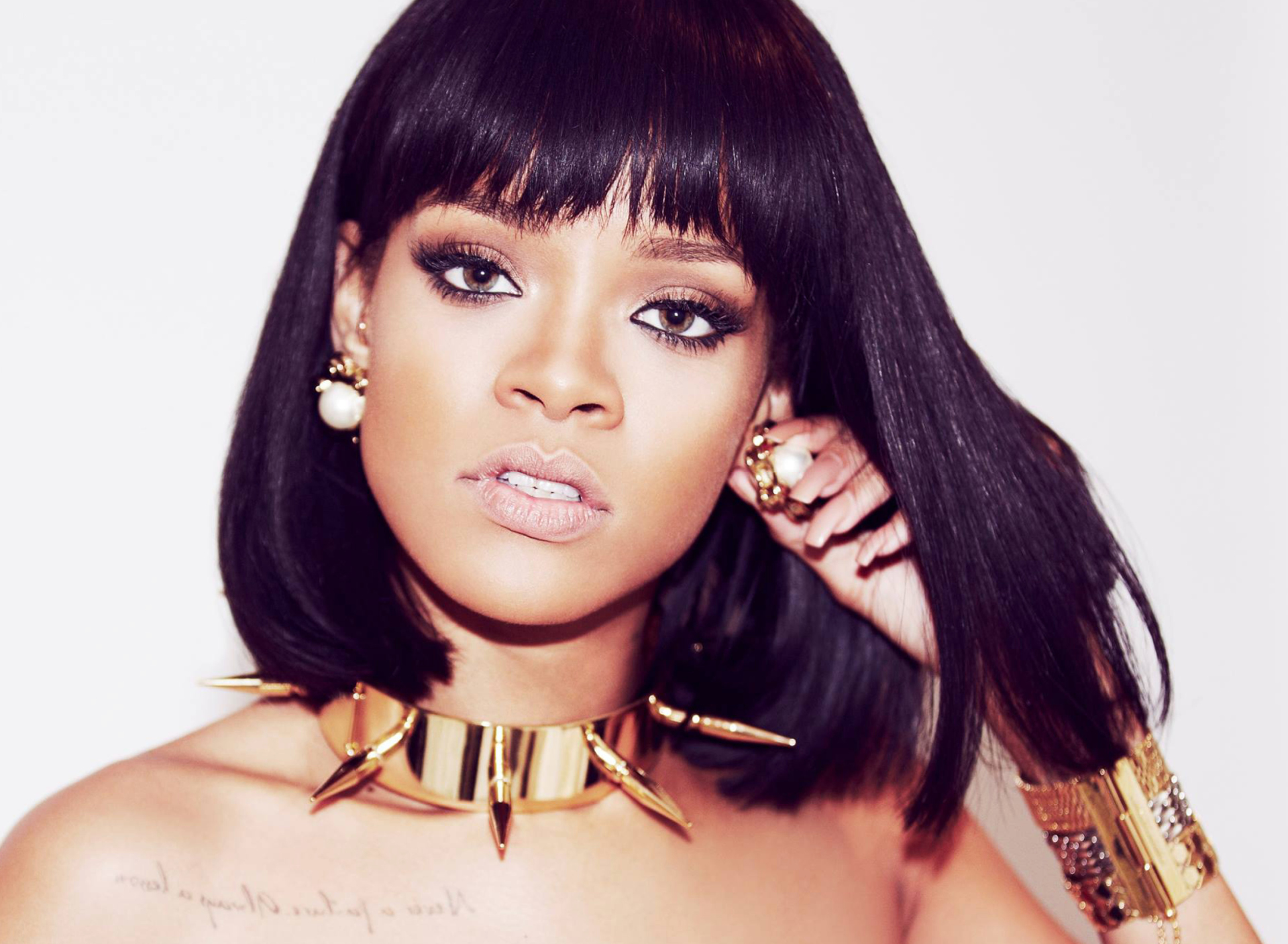 Das Beautiful Rihanna Wallpaper 1920x1408