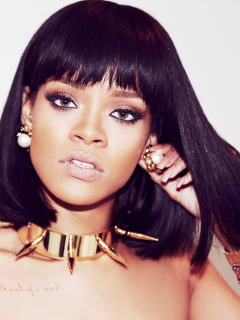 Das Beautiful Rihanna Wallpaper 240x320