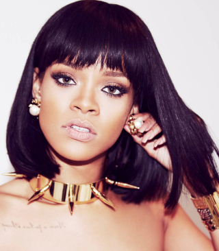 Beautiful Rihanna sfondi gratuiti per Nokia Lumia 800