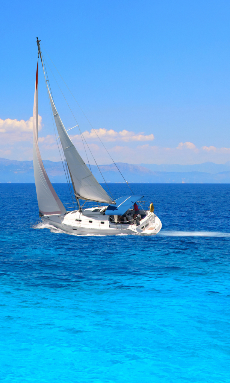 Sfondi White Boat In Blue Sea 768x1280