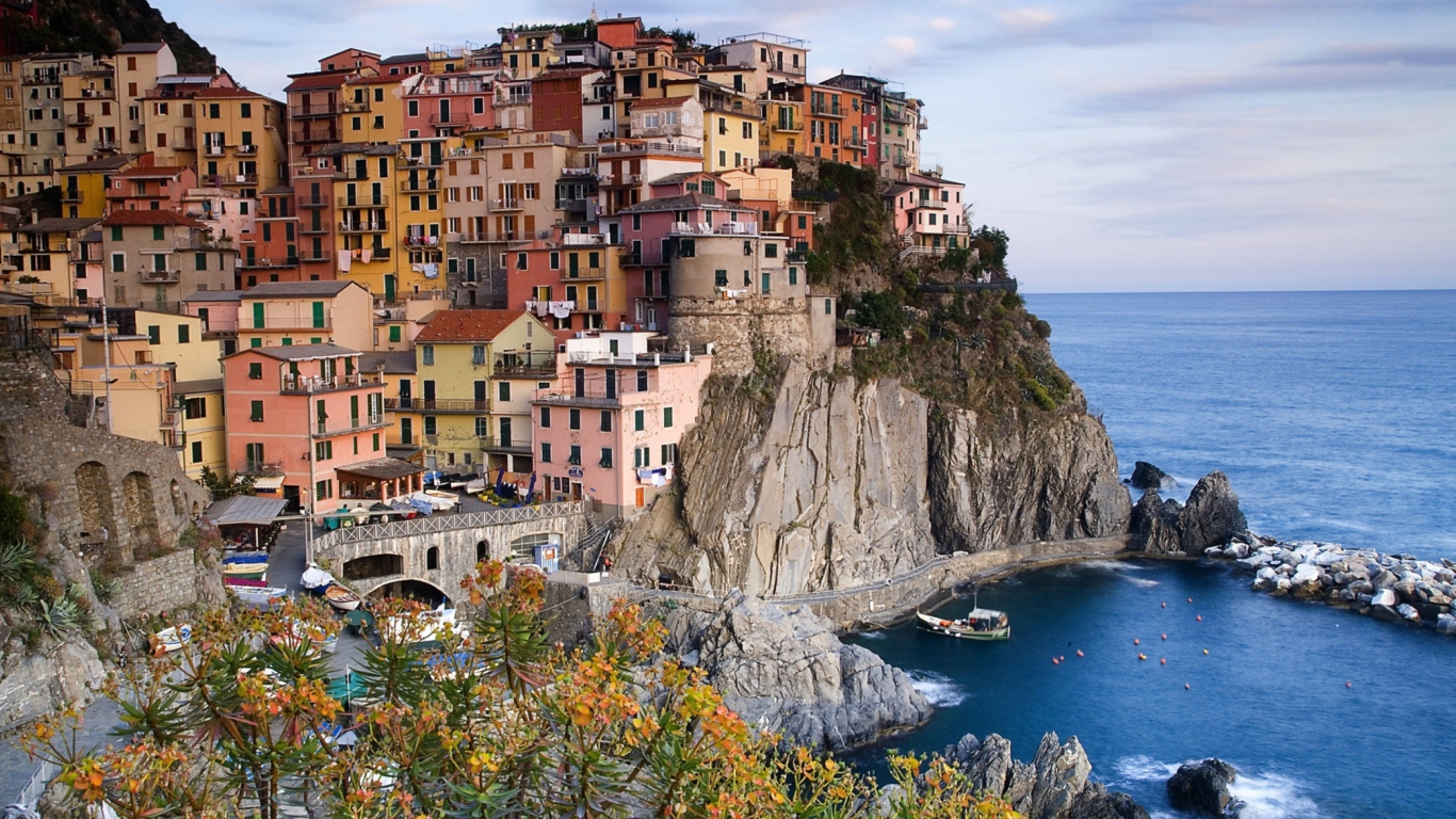 Fondo de pantalla Amalfi Coast 1366x768