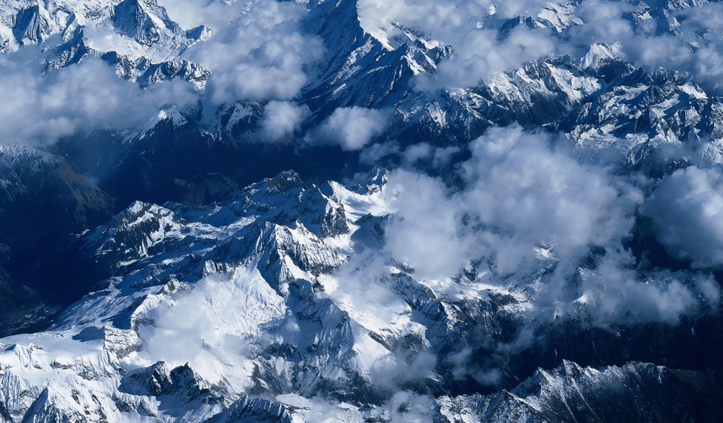 Das Snowy Mountains Wallpaper 1024x600