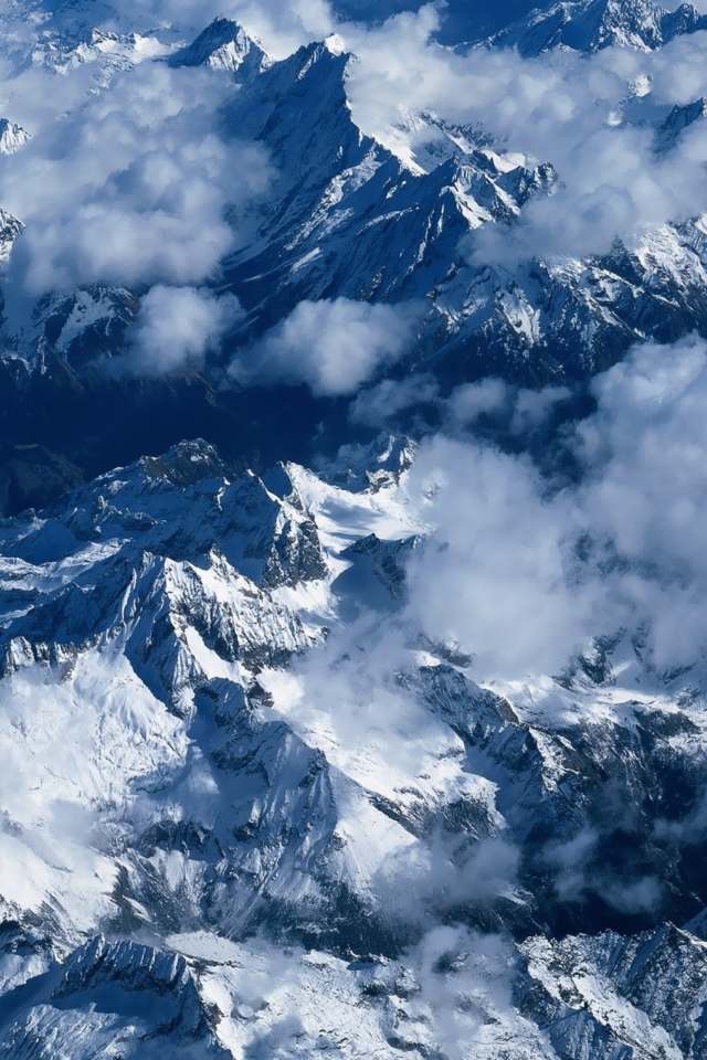 Das Snowy Mountains Wallpaper 640x960