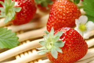 Strawberry Summer - Obrázkek zdarma pro Android 960x800