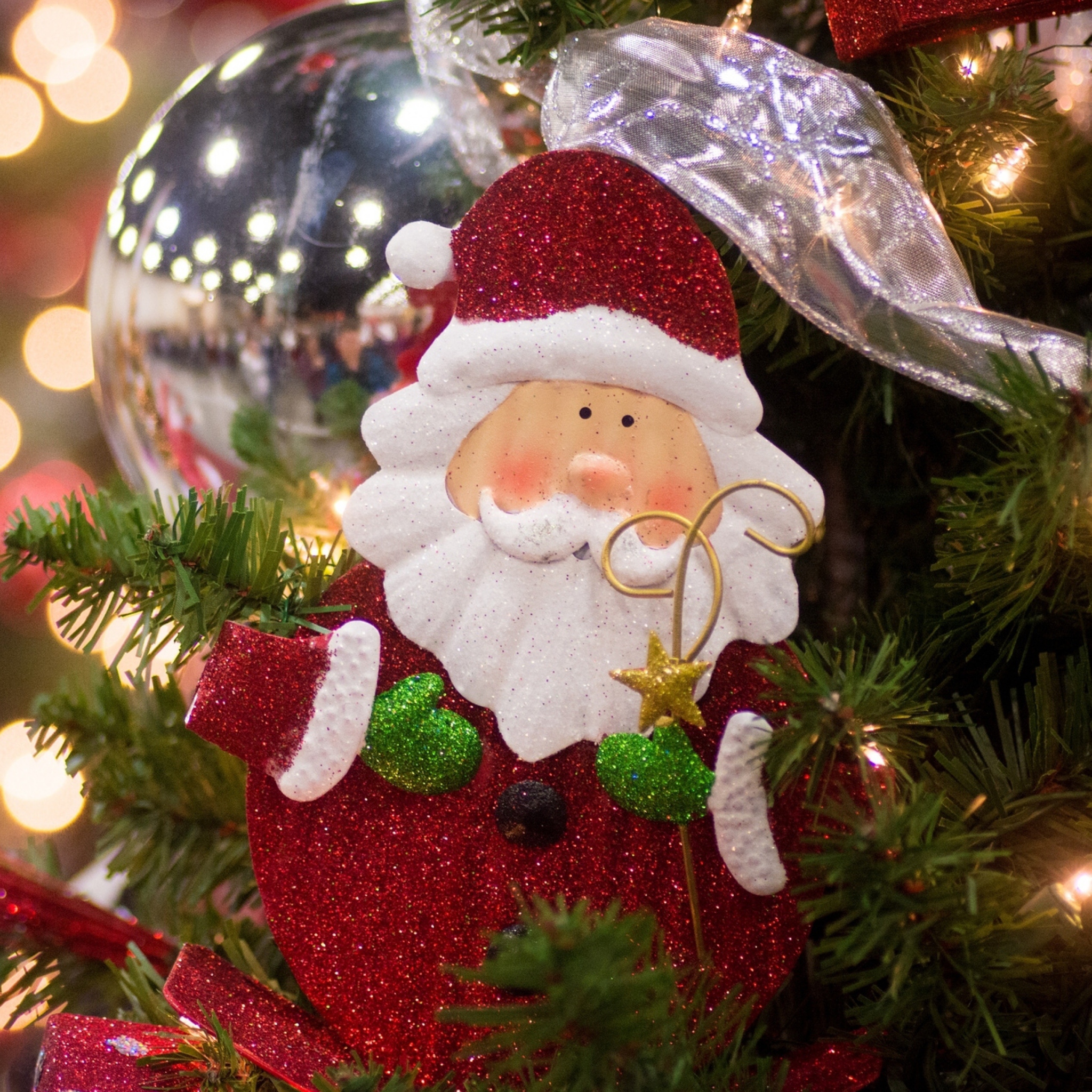 Fondo de pantalla Santa Claus Christmas Decoration 2048x2048