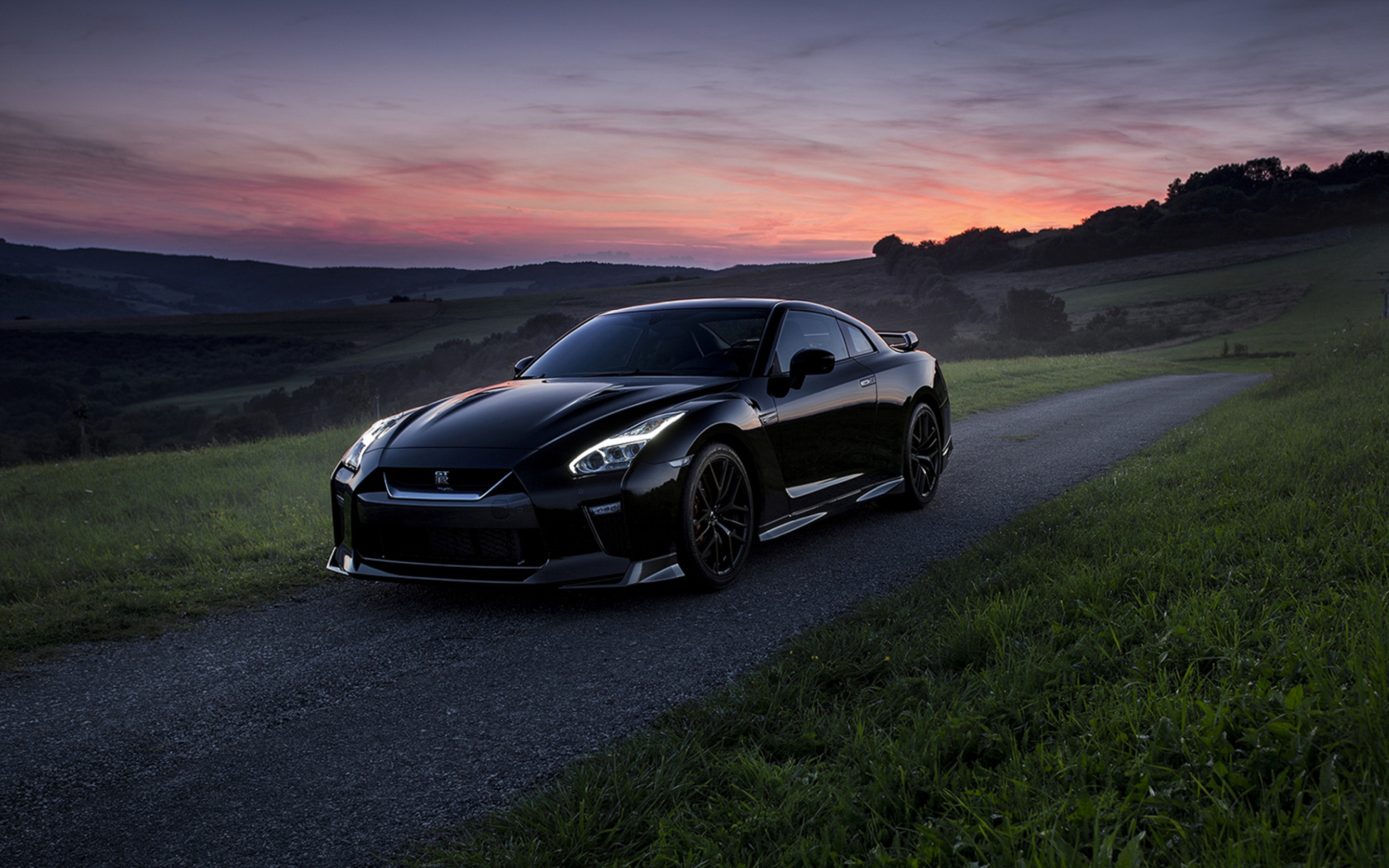 Nissan GT R wallpaper 1680x1050