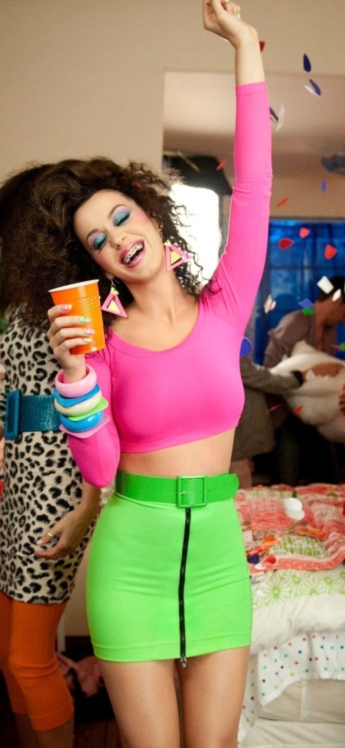 Fondo de pantalla Katy Perry Party 1170x2532