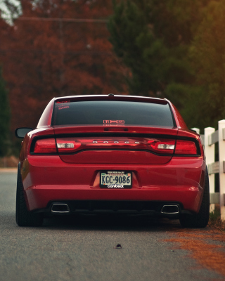 Dodge Charger RT 5 7L sfondi gratuiti per Nokia Lumia 800