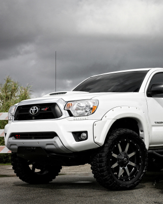 Free Sport Toyota Tacoma Picture for 240x320