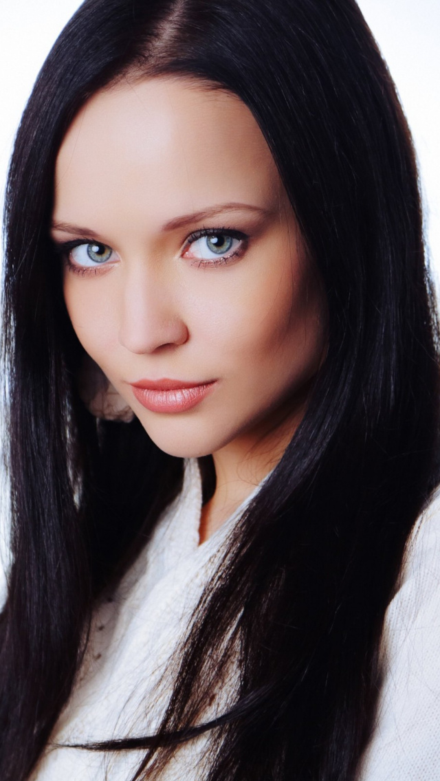 Das Katie Fey Ukrainian Model Wallpaper 640x1136