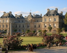 Das Luxembourg Palace Wallpaper 220x176
