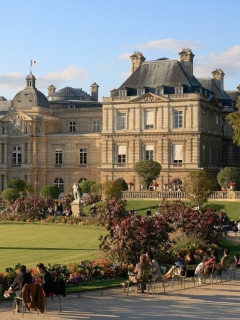Das Luxembourg Palace Wallpaper 240x320