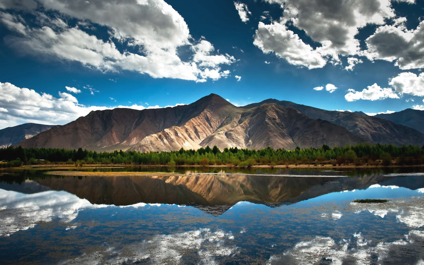 Beautiful Mountain Scenery HDR screenshot #1 1440x900