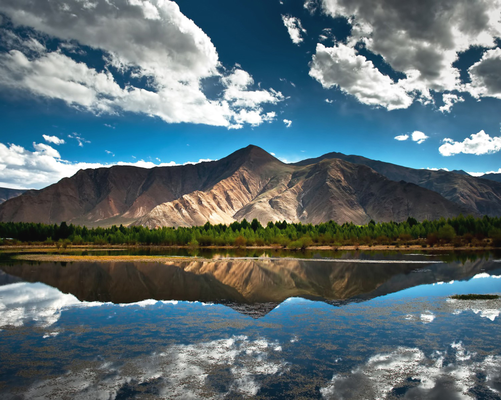 Beautiful Mountain Scenery HDR screenshot #1 1600x1280