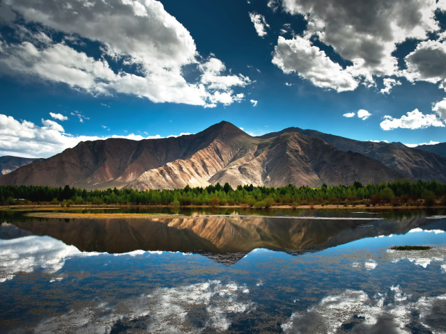 Beautiful Mountain Scenery HDR wallpaper 640x480