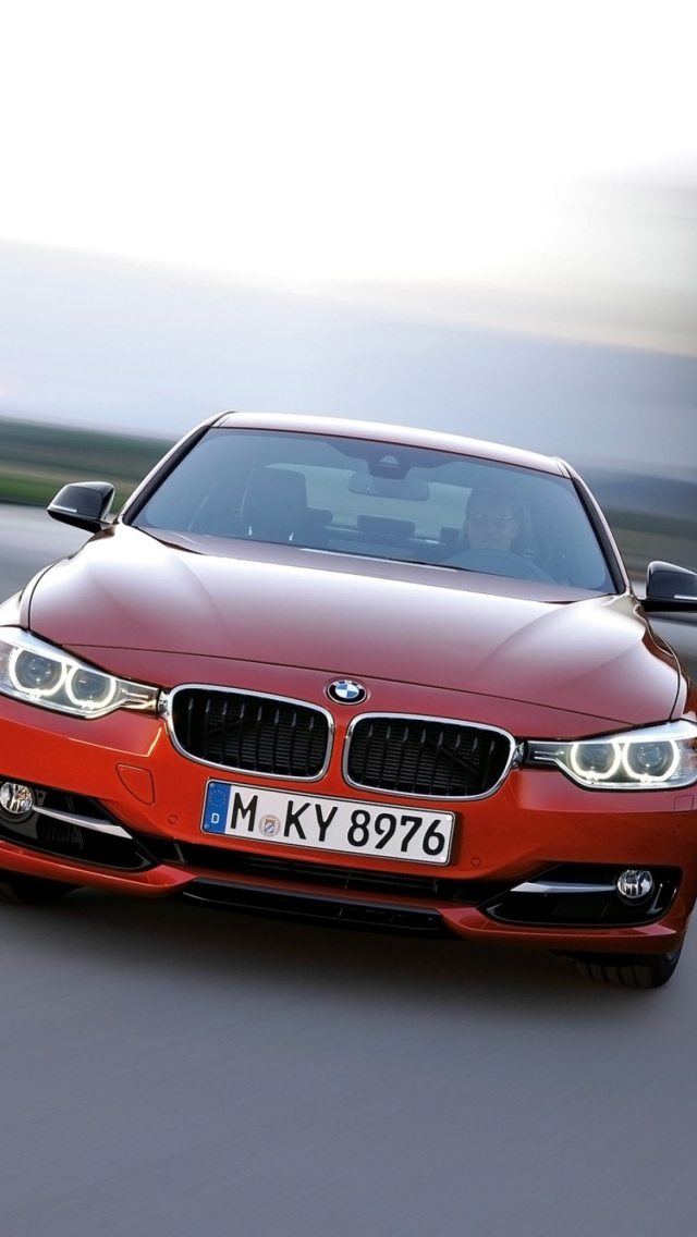 Fondo de pantalla BMW 3 Series Sedan Sport Line Front Speed 640x1136