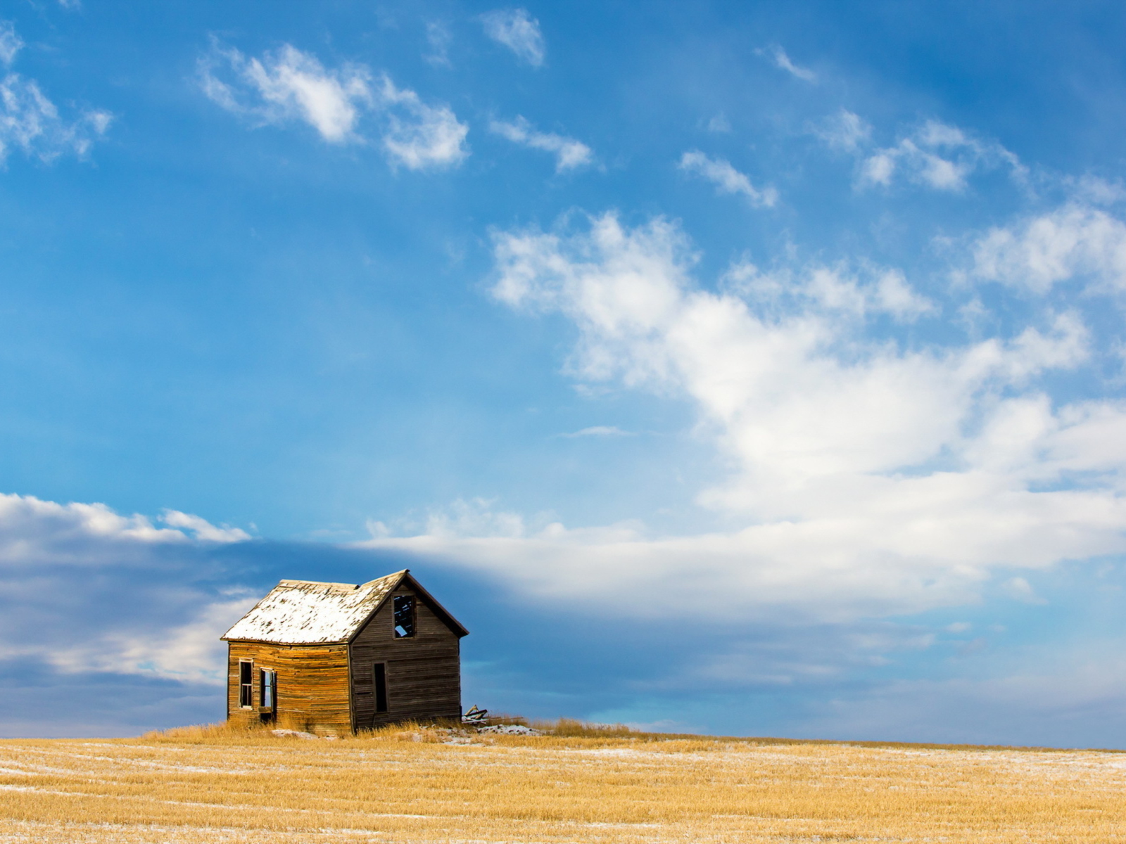 Left House Under Blue Sky wallpaper 1600x1200