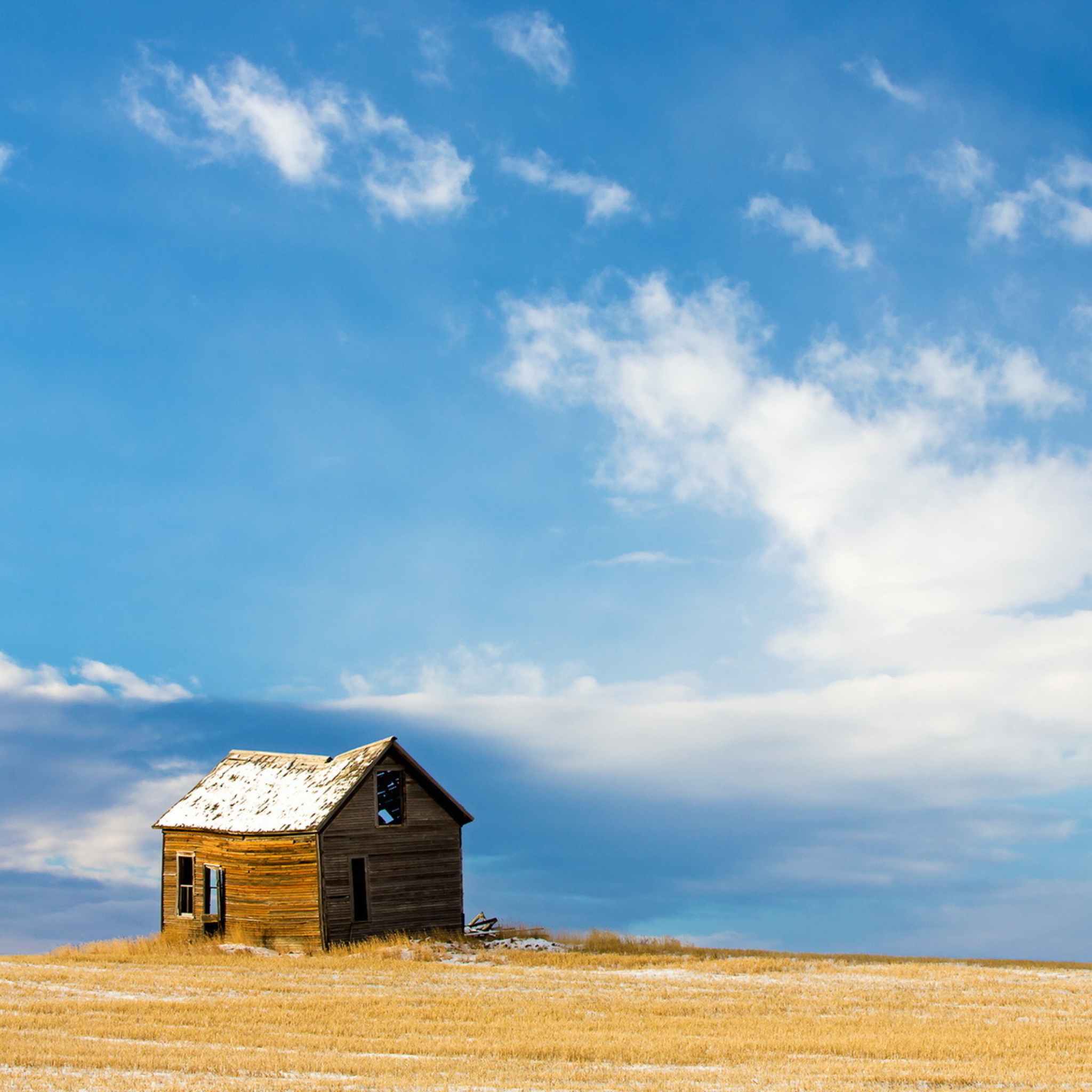 Fondo de pantalla Left House Under Blue Sky 2048x2048