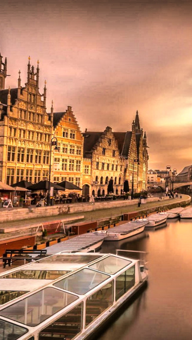 Embankment in Netherlands City screenshot #1 640x1136