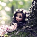 Screenshot №1 pro téma Beautiful Brunette Doll In Flower Wreath 128x128
