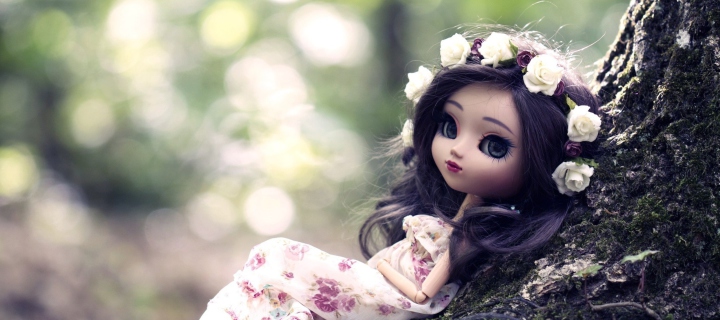 Das Beautiful Brunette Doll In Flower Wreath Wallpaper 720x320