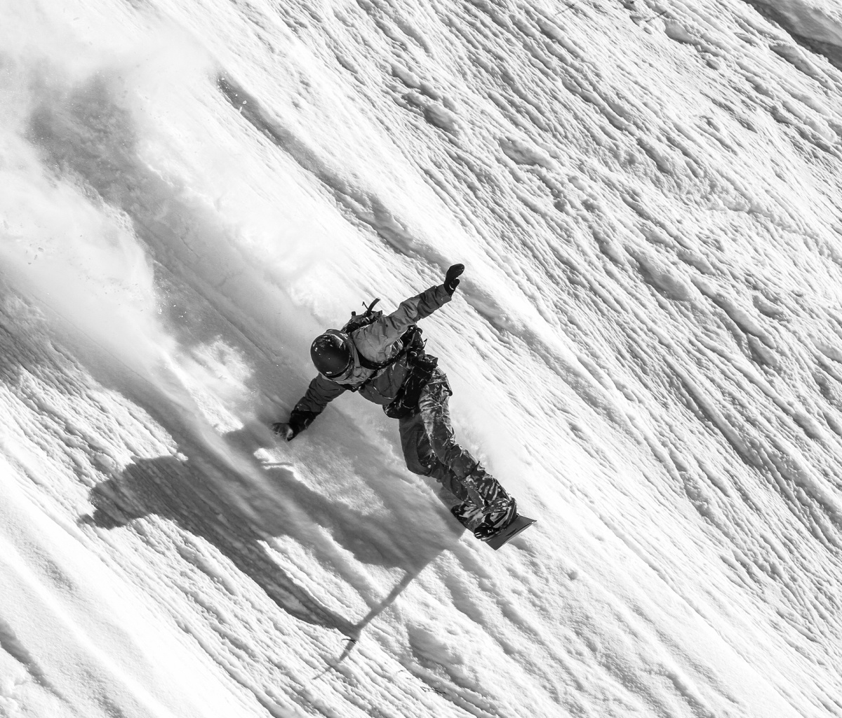 Snowboarder in Andorra wallpaper 1200x1024