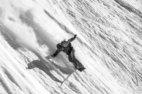 Snowboarder in Andorra wallpaper 480x320