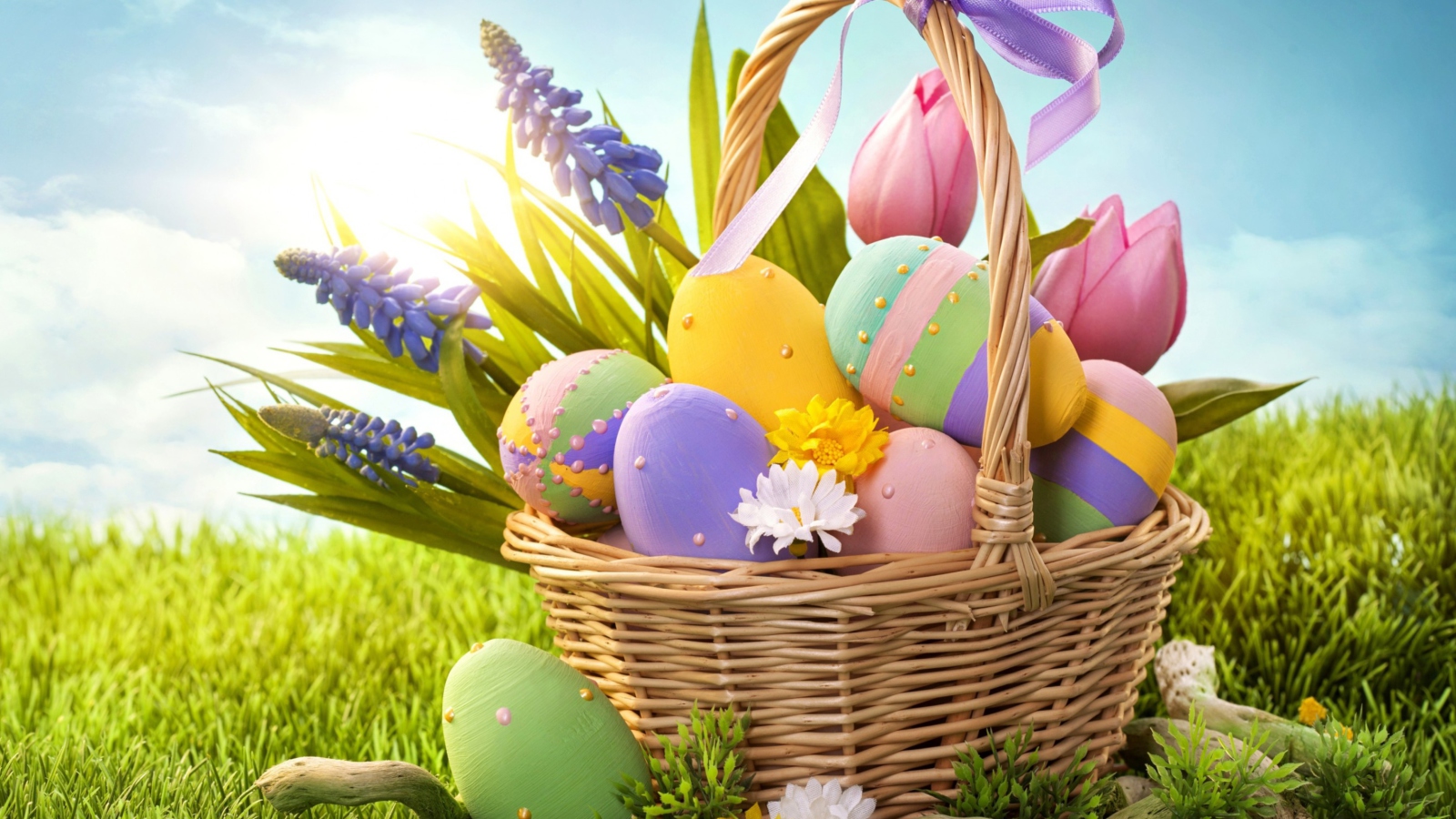 Das Basket With Easter Eggs Wallpaper 1600x900