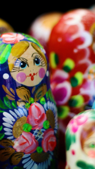 Sfondi Russian Dolls 360x640