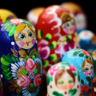 Russian Dolls - Obrázkek zdarma pro iPad Air