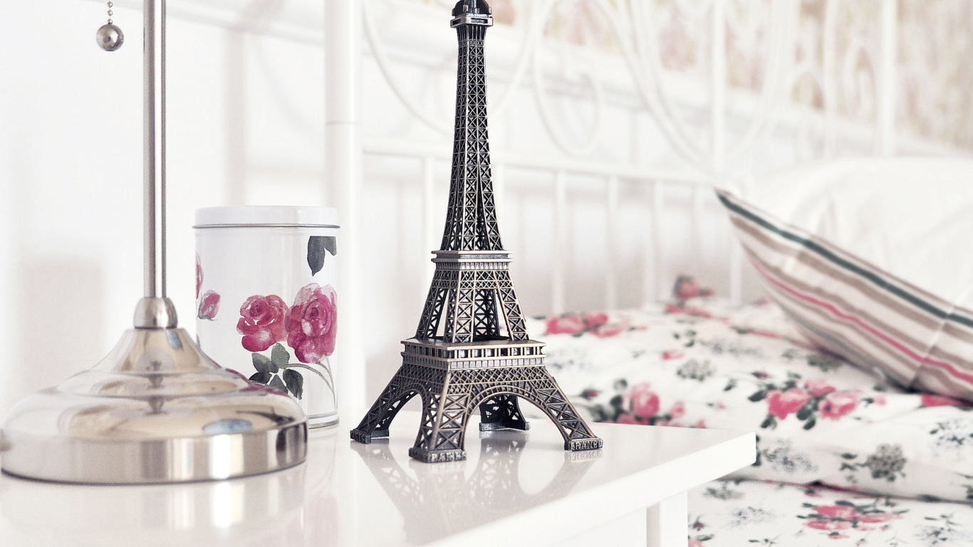 Mini Eiffel Tower wallpaper 1366x768