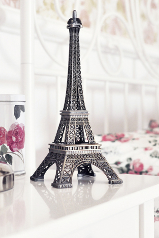 Обои Mini Eiffel Tower 320x480